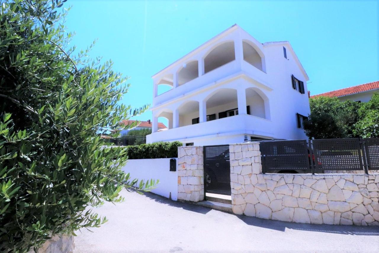 Villa Mendula: Luxury Beachfront Retreat with Pool and Organic Gardens Trogir Exterior photo