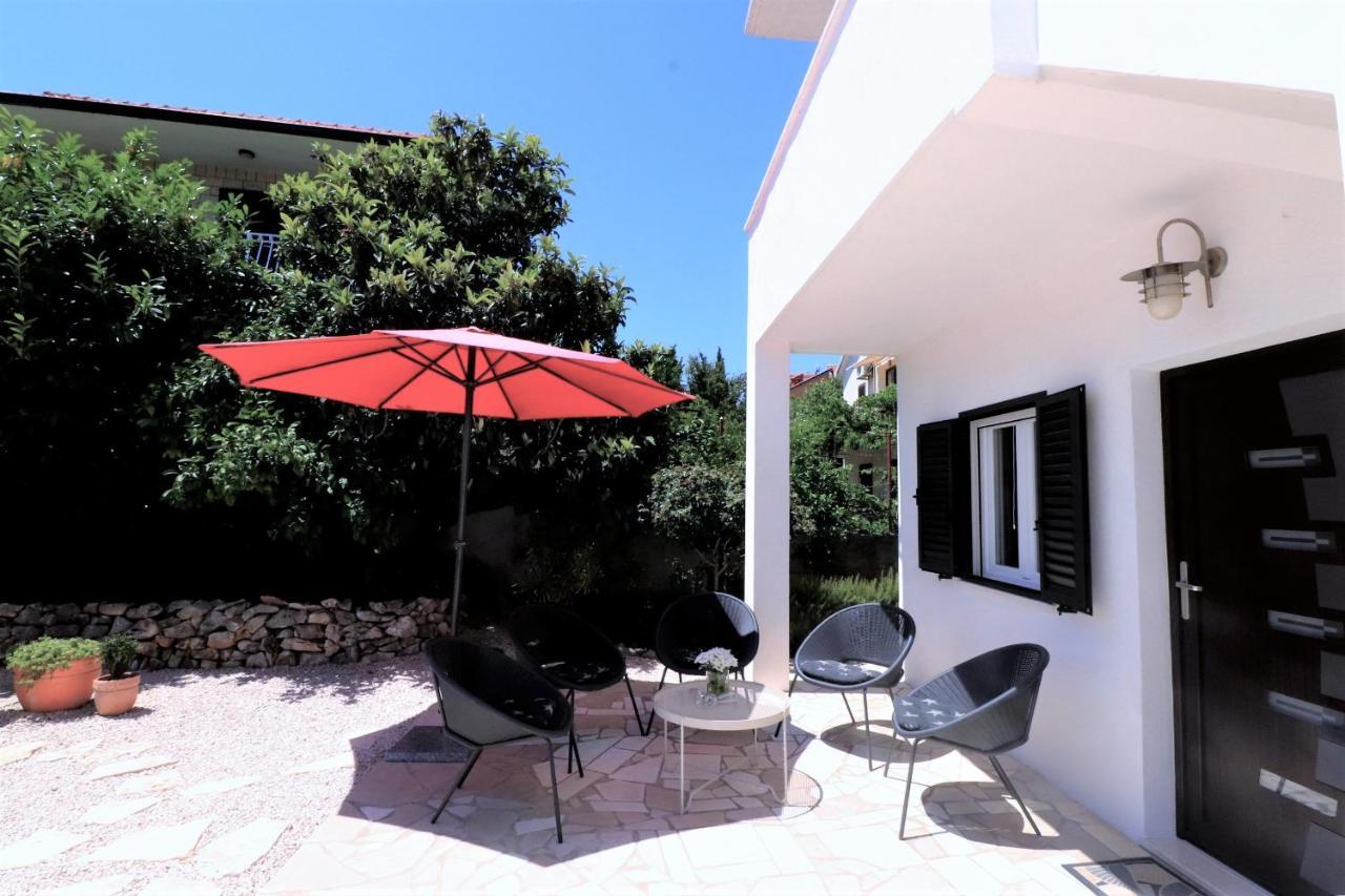 Villa Mendula: Luxury Beachfront Retreat with Pool and Organic Gardens Trogir Exterior photo