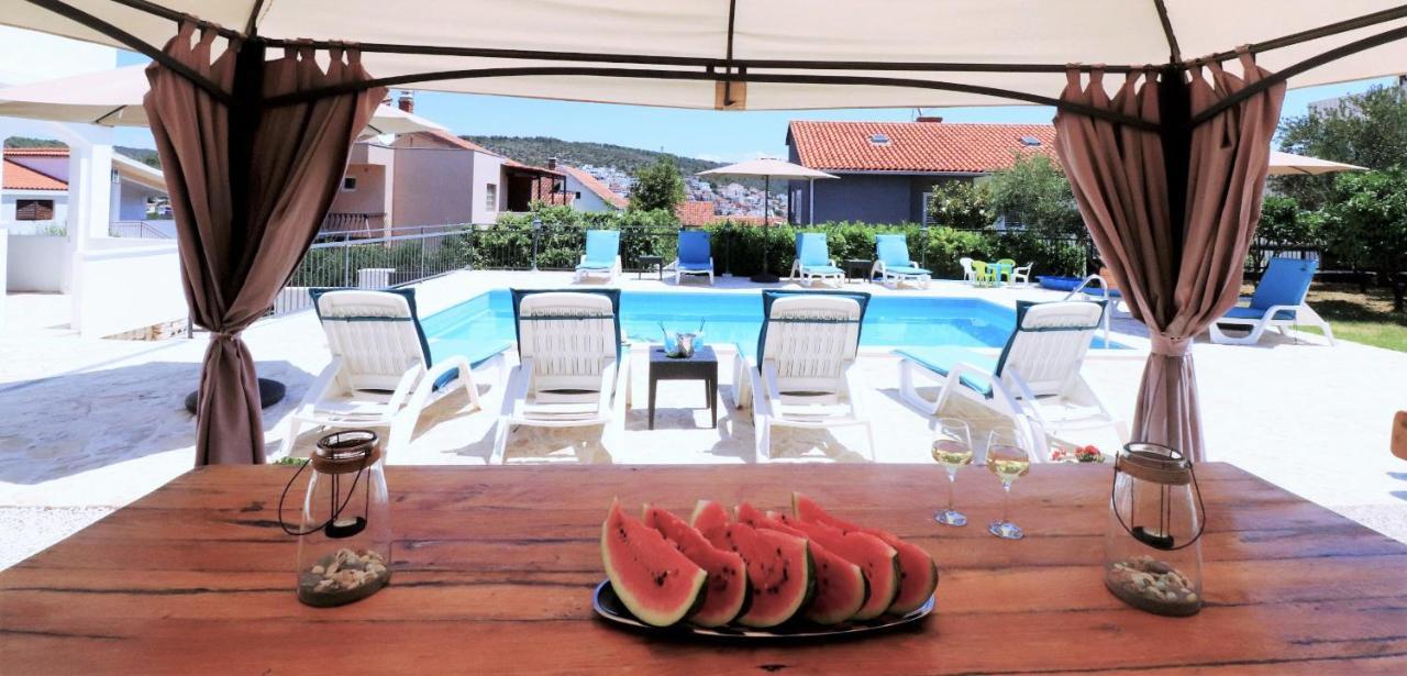 Villa Mendula: Luxury Beachfront Retreat with Pool and Organic Gardens Trogir Exterior photo