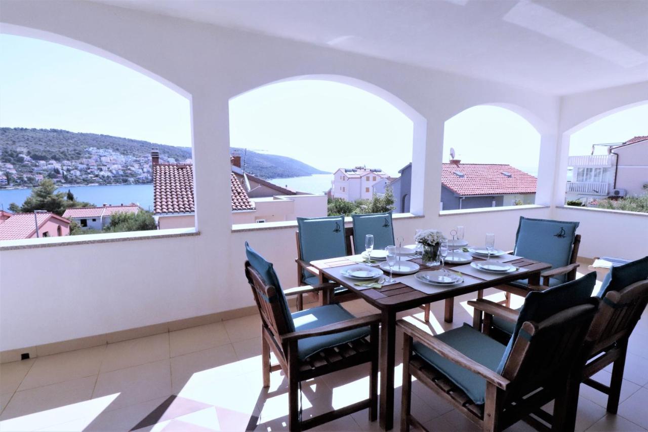 Villa Mendula: Luxury Beachfront Retreat with Pool and Organic Gardens Trogir Exterior photo