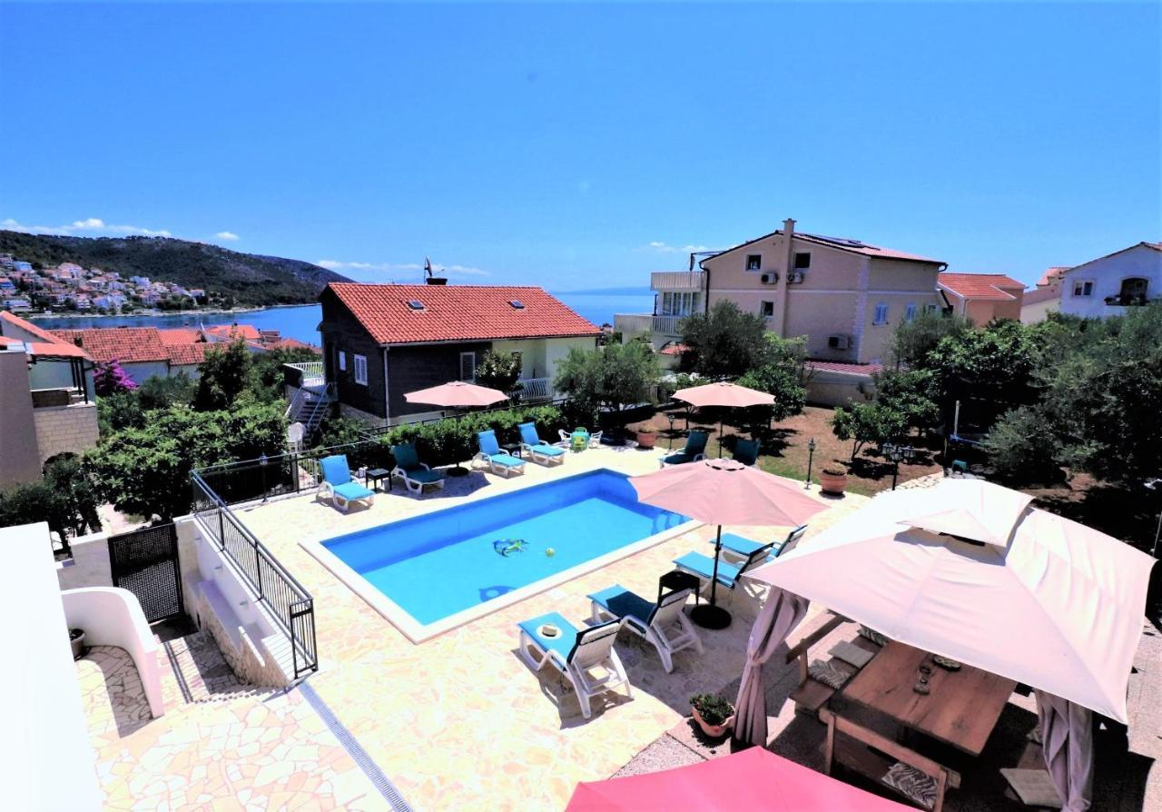 Villa Mendula: Luxury Beachfront Retreat with Pool and Organic Gardens Trogir Exterior photo