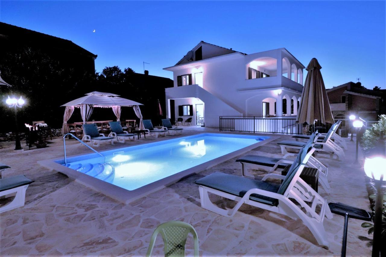 Villa Mendula: Luxury Beachfront Retreat with Pool and Organic Gardens Trogir Exterior photo