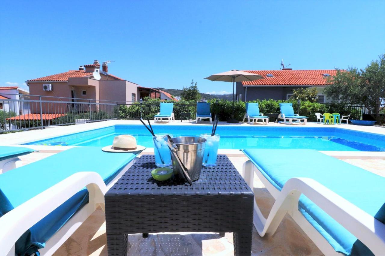 Villa Mendula: Luxury Beachfront Retreat with Pool and Organic Gardens Trogir Exterior photo